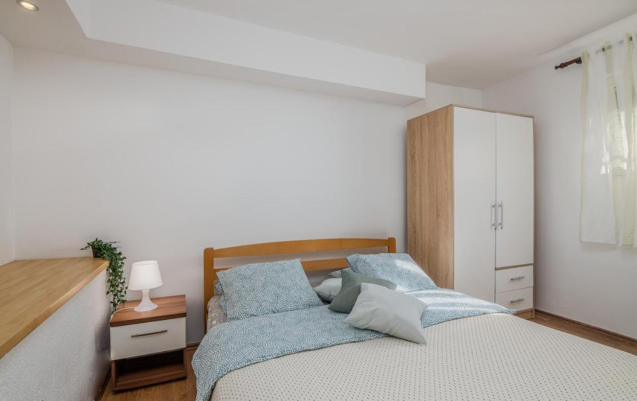 Apartments D Крк Экстерьер фото