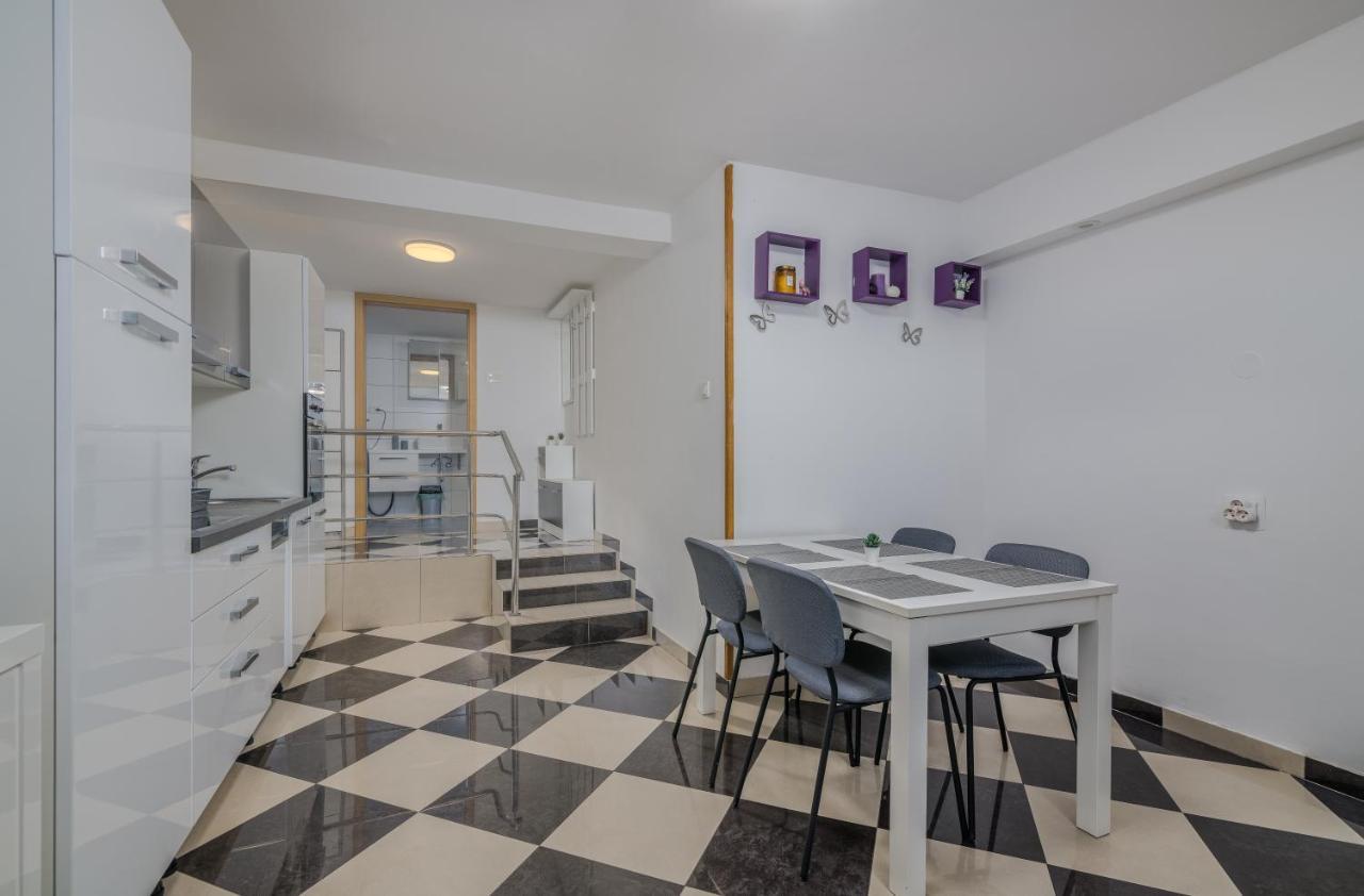 Apartments D Крк Экстерьер фото