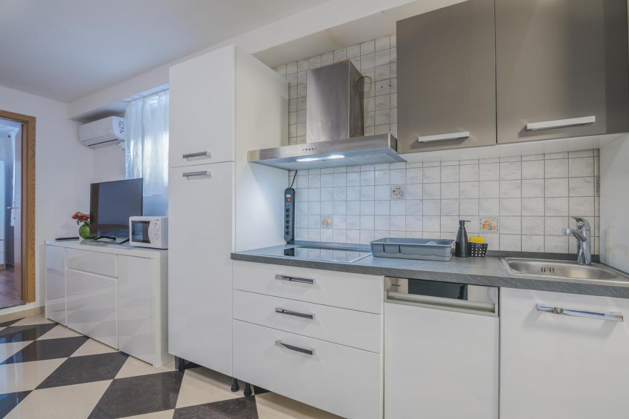 Apartments D Крк Экстерьер фото